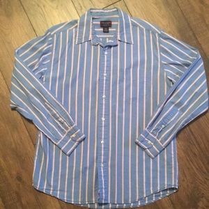 American Eagle long sleeve button up shirt